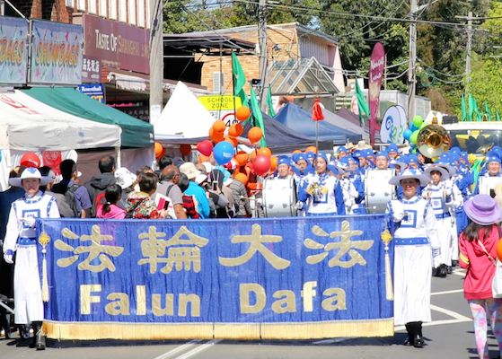 Image for article Sydney, Australia: Falun Dafa Band a Highlight at Granny Smith Festival