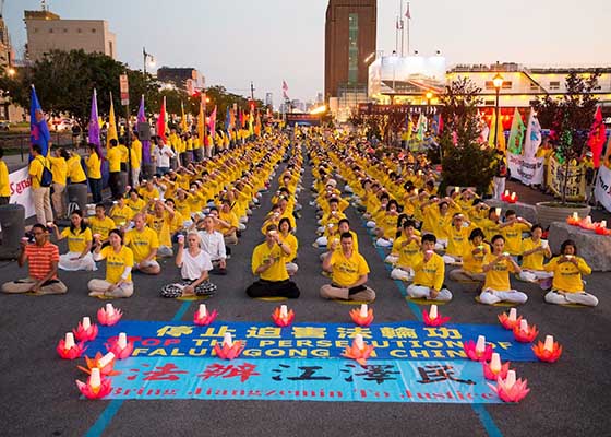 Image for article New York: Rally, Candlelight Vigil Call for End to Persecution of Falun Gong